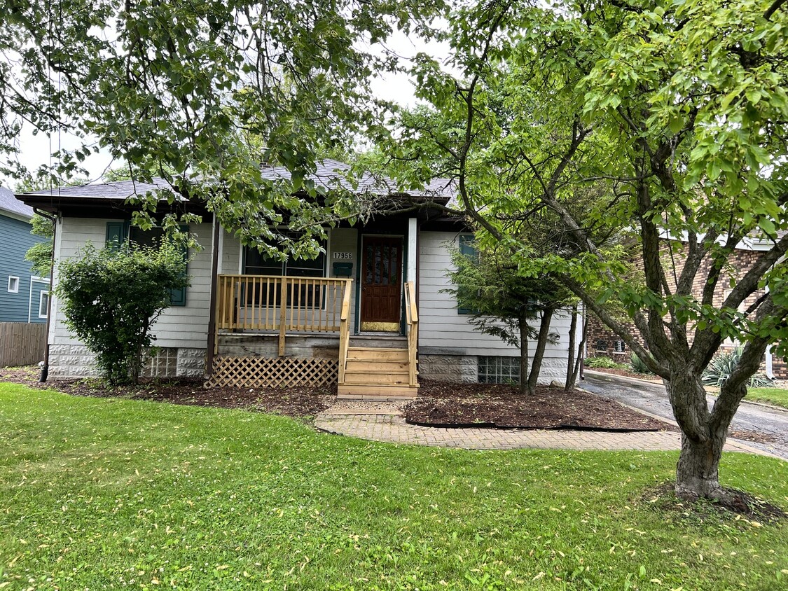 Primary Photo - 17956 Homewood Ave