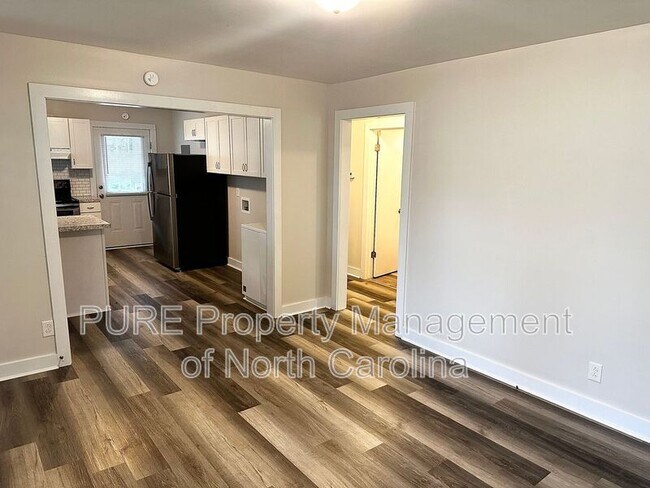 Building Photo - 1013 Eleanor Dr