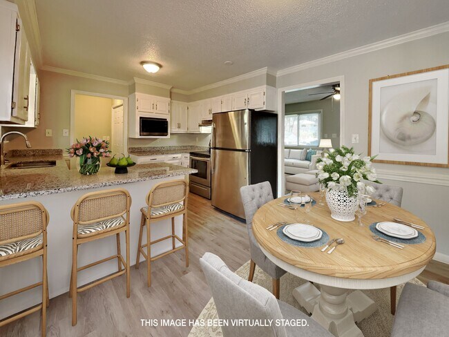 Foto del edificio - 2407 Maplewood Ln