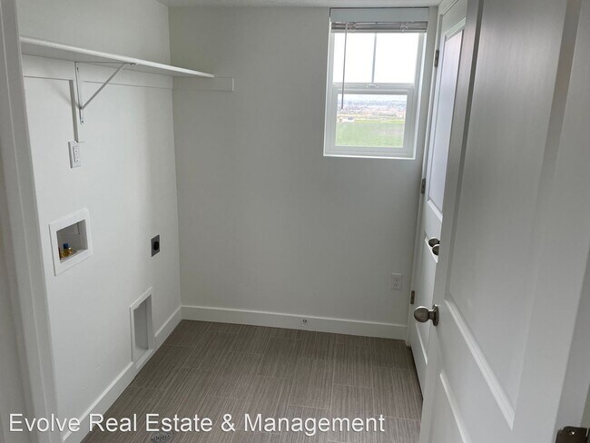 Foto del edificio - 3 br, 2.5 bath House - 4247 W Bromwell Court