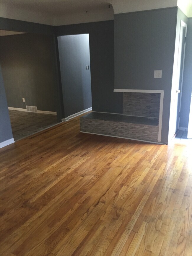 Living Room - 20004 Shady Lane Ave