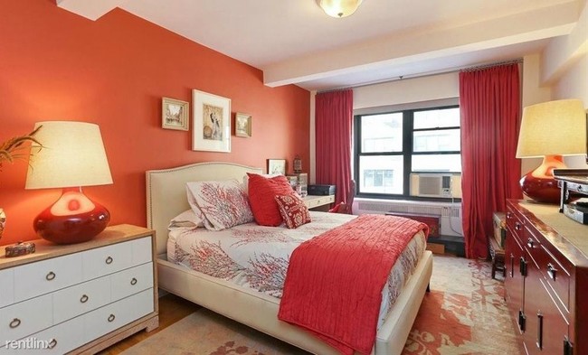 Building Photo - 2 br, 1 bath Apartment - 131 E 56th St
