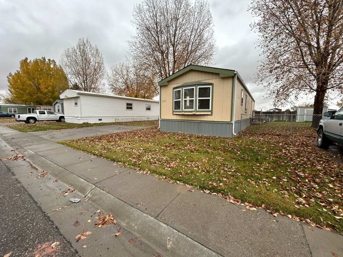 Primary Photo - 2 Bedroom 1 Bath House with Washer and Dry...