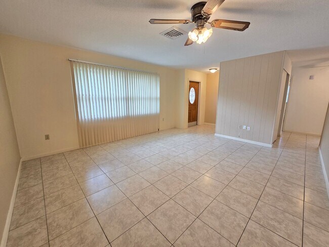 Building Photo - 4040 Fleet Ln