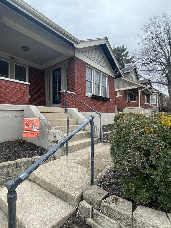 Building Photo - 2150 Cathedral Ave