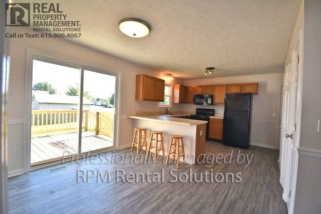 Building Photo - Adorable 3BR/2BA, attached 2 car garage N....