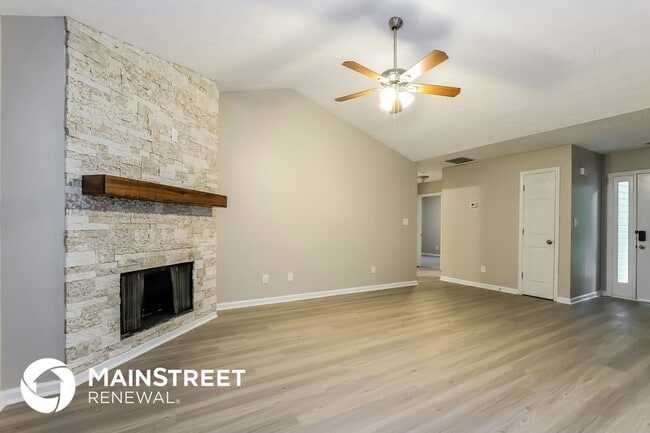Building Photo - 3404 Crown Dr