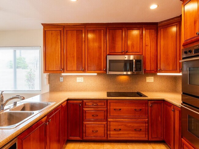 Building Photo - 4 Bedroom Single Family Home in El Cajon