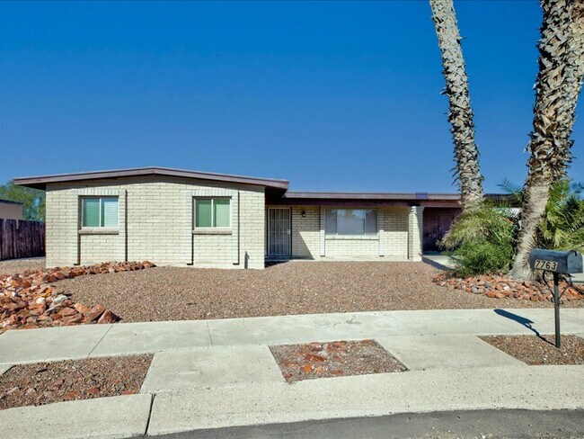 Foto del edificio - 4 Bedroom 2 Bathroom With a private pool!