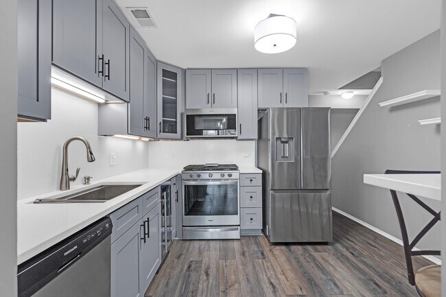 Foto del edificio - 730 Hamilton Ct