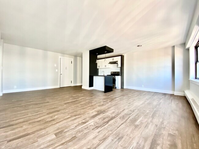 Building Photo - 1370 St Nicholas Ave