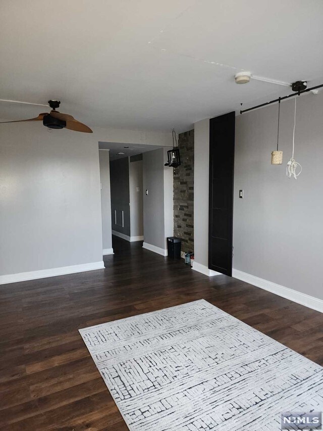 Building Photo - 60 Parkway Dr