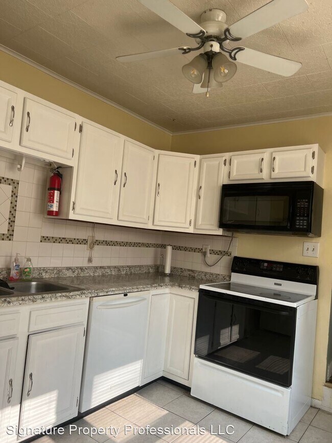 Foto del edificio - 3 br, 1.5 bath House - 481 Manor Street