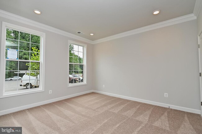 Building Photo - 4404 Fair Lakes Ct