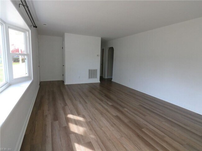 Foto del edificio - 615 Minute Men Rd