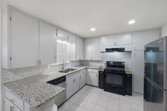 Building Photo - 2310 Pecos St