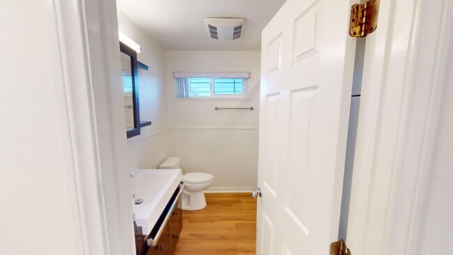 Foto del interior - 22833-22835 Vanowen St