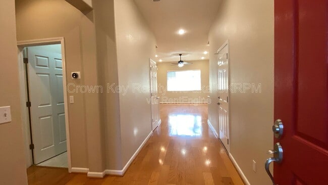 Building Photo - 4725 Dandelion Loop