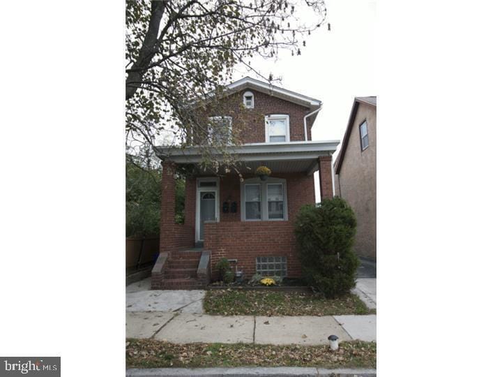 Primary Photo - 541 Old Elm St