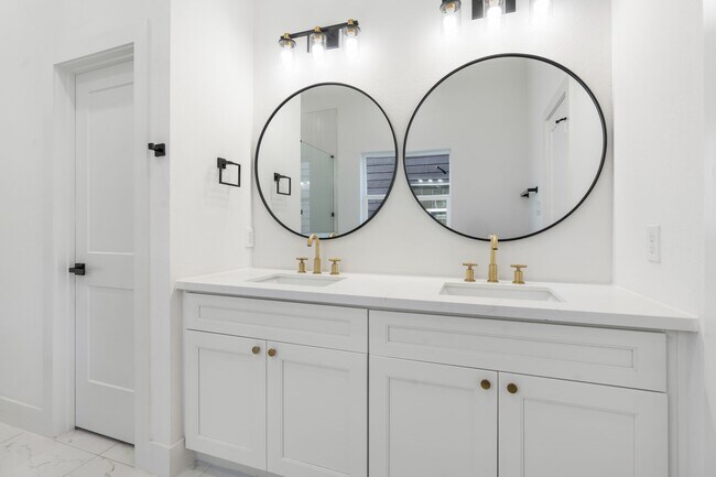 Foto del edificio - 872 E 35th St