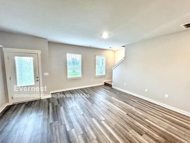 Building Photo - 549 Swanholme Dr