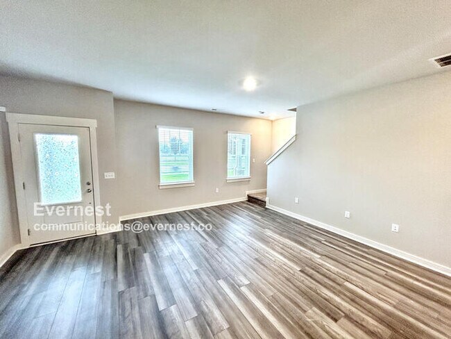 Foto del edificio - 549 Swanholme Dr