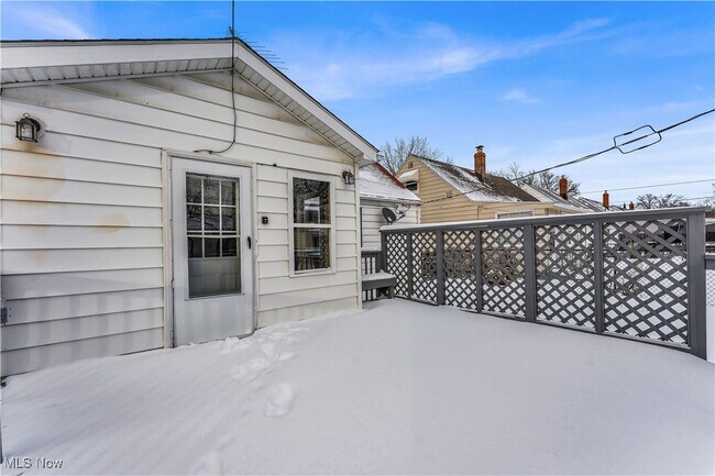 Building Photo - 25500 Briardale Ave