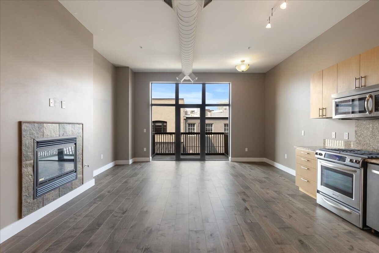 Primary Photo - 1 Bedroom, 1 Bath Condo in the Heart of Do...