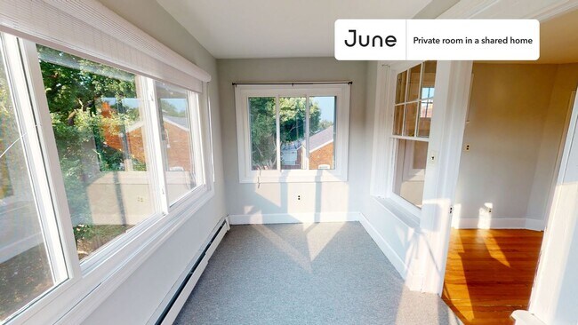 Foto del edificio - Room in Shared 6 bed/3 bath home