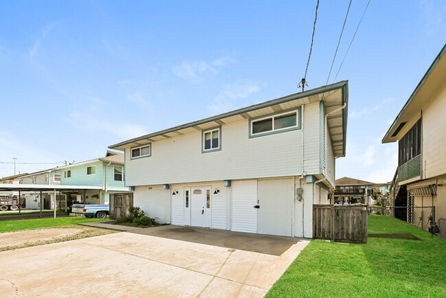 Building Photo - 228 Barracuda St
