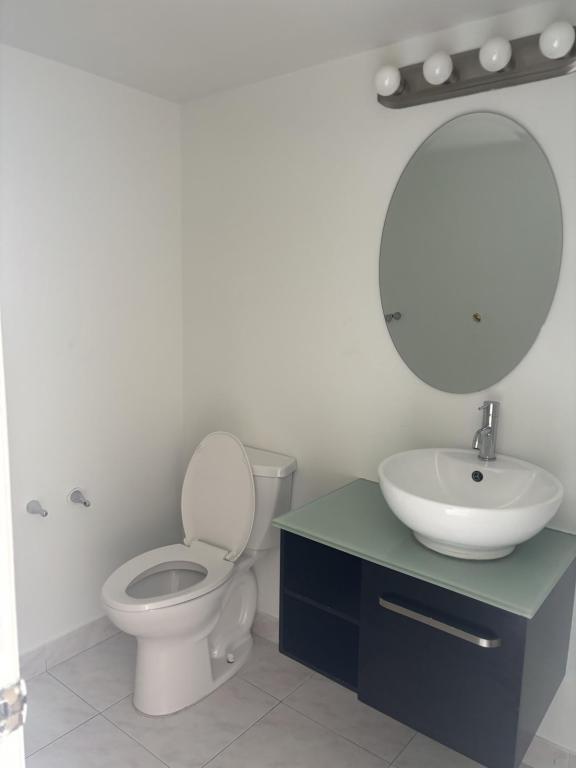 Foto del edificio - 8401 W Sample Rd