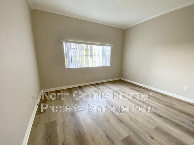 Building Photo - 2850 Englewood Way