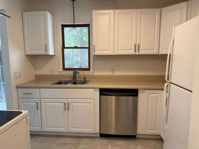 Foto del edificio - 727 6th Ave S