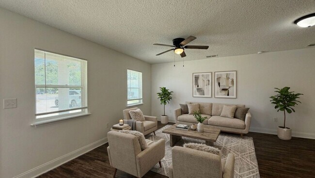 Foto del edificio - 1756 Lane Ave S