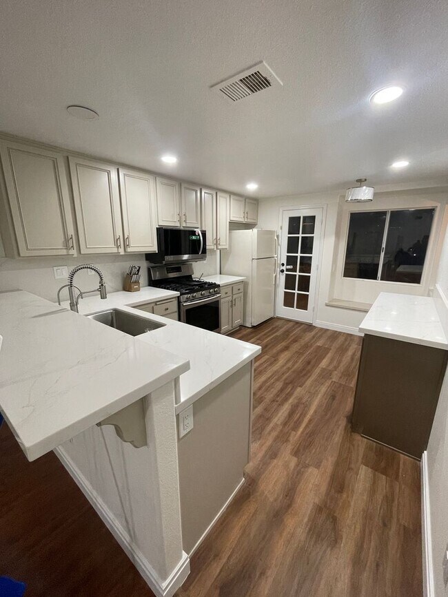 Foto del edificio - 2 Bedroom Single Level Home
