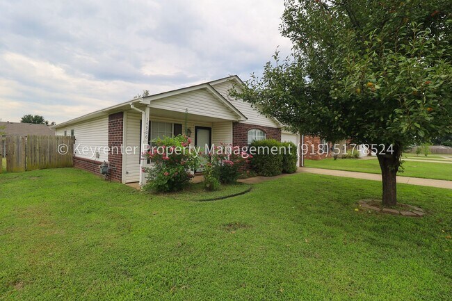 Foto del edificio - 3 Bed | 2 Bath in Owasso!