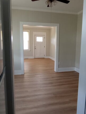 Building Photo - 473 N Bayard Ave