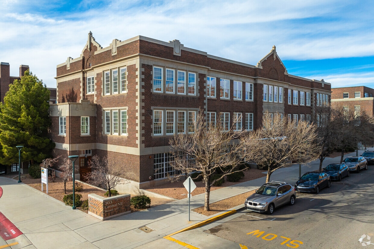 Primary Photo - Manual Arts Building