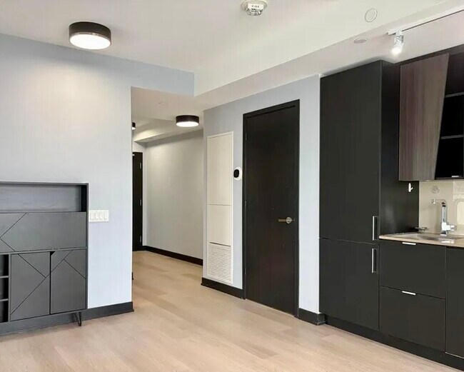 Photo du bâtiment - 3883 Quartz Rd