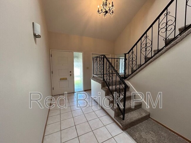 Building Photo - 3355 San Fernando Ct