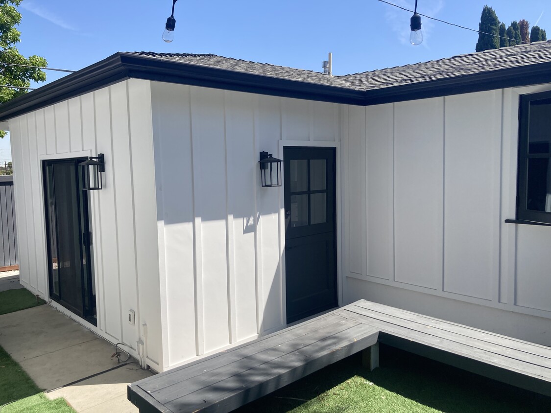 Foto principal - 8418 1/2 Glider Ave