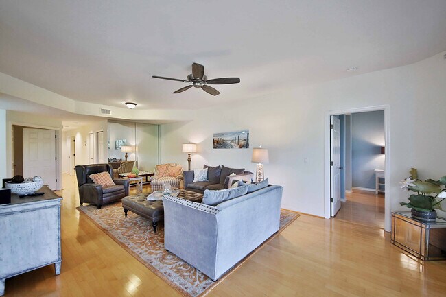 Foto del edificio - 27030 Lake Harbor Ct