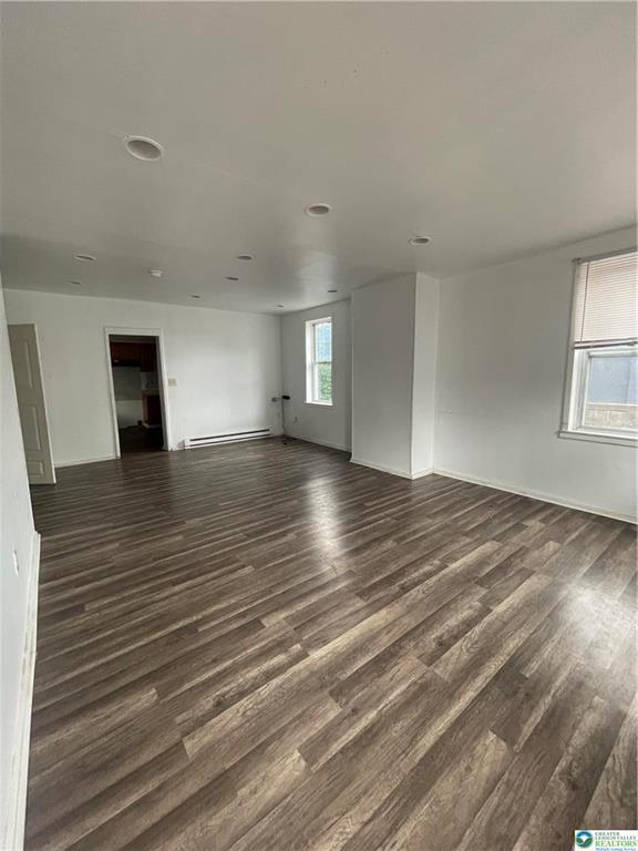 Foto del edificio - 551 Sumner Ct