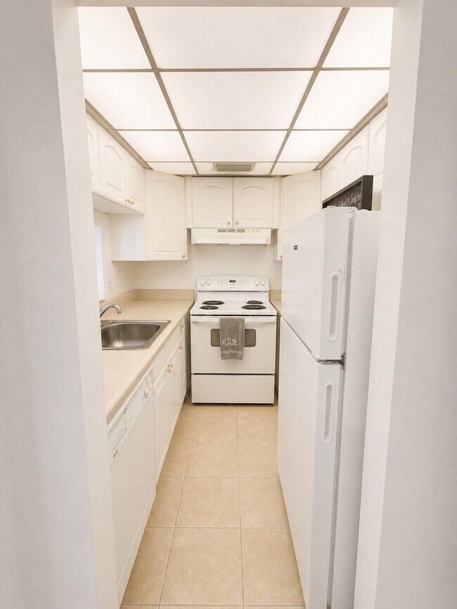 Foto del edificio - 7178 Golf Colony Ct