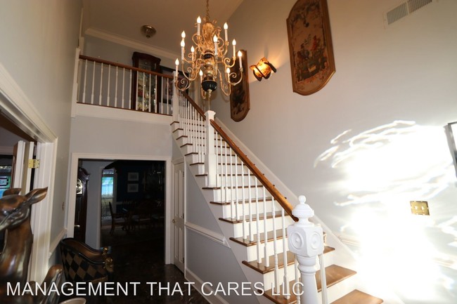 Foto del edificio - 5238 Lexington Park Cir N