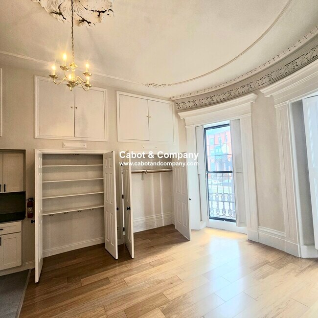 Foto del edificio - 614 Massachusetts Ave