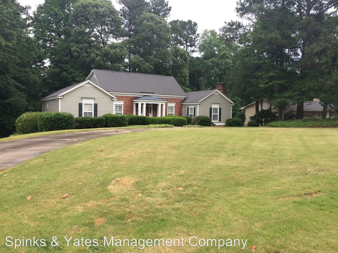 Primary Photo - 806 Camellia Dr