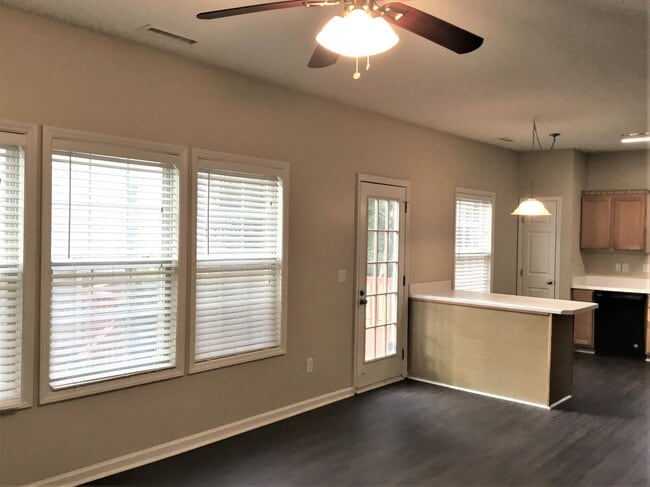 Building Photo - 4308 Mantua Way
