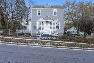 Building Photo - 2601 Westbrook Dr