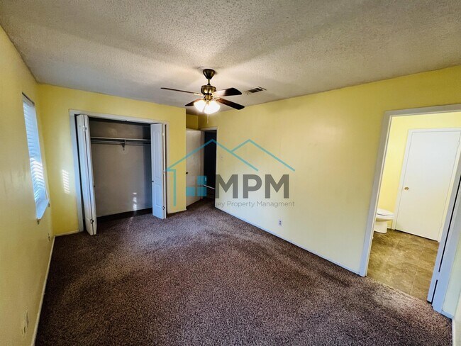 Foto del edificio - 113 Hilltop Dr